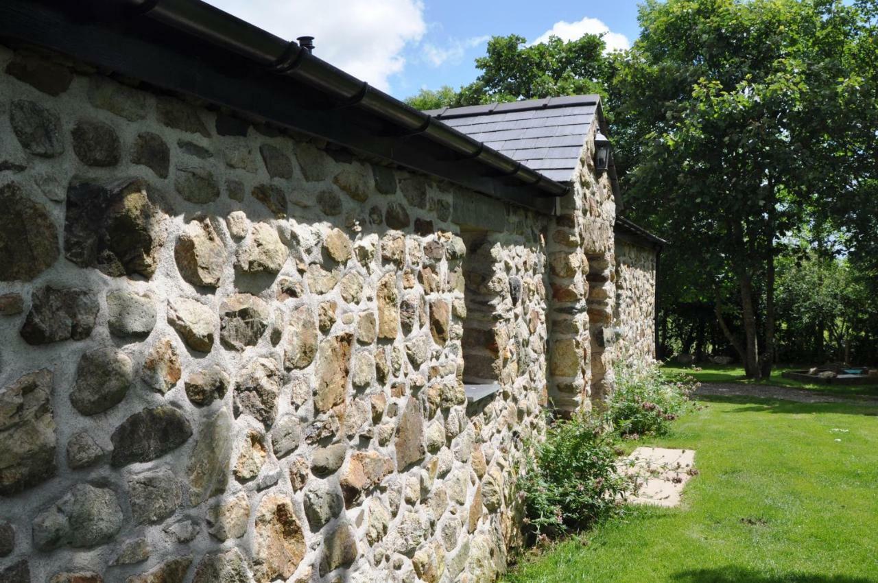Вилла The Barn At Cae Bach Gwalchmai Экстерьер фото